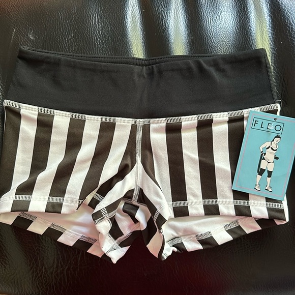 FLEO shorts - Picture 1 of 4